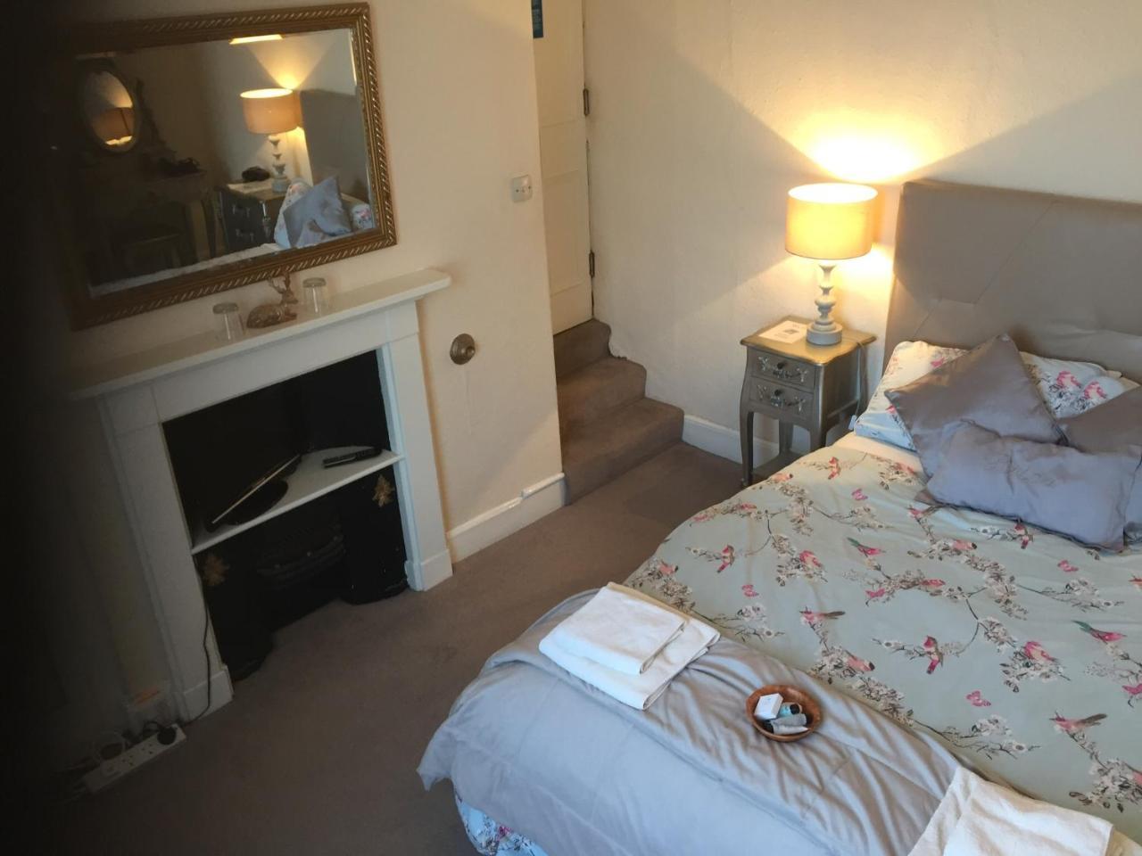 Holly Lodge - York, York